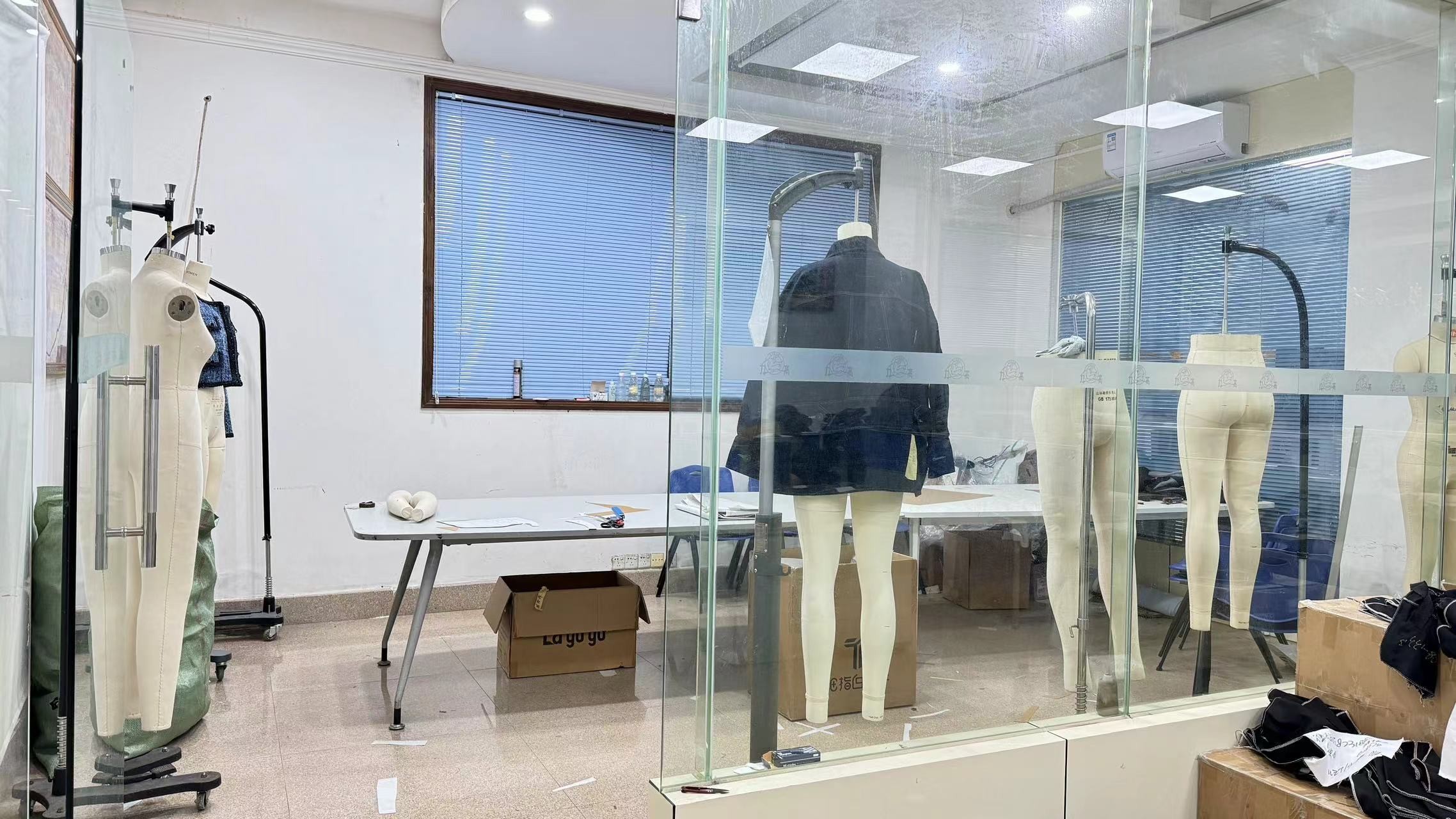 Guangdong Shunde Leka Clothing Design Co., Ltd linha de produção da fábrica