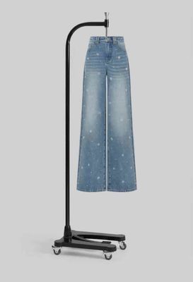 Jeans de pernas largas com cintura alta para uma silhueta clássica e lisonjeira