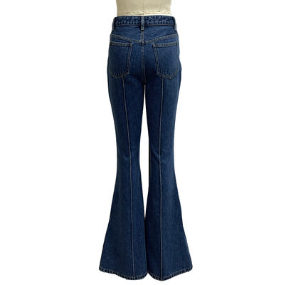 Jeans altos com cintura alta para uma silhueta lisonjeira e alongadora das pernas