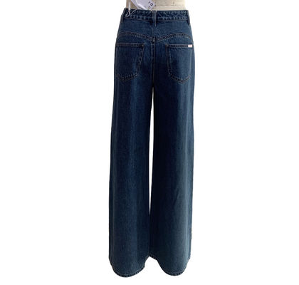 Jeans retos de altura alta para uma cintura lisonjeira e definida